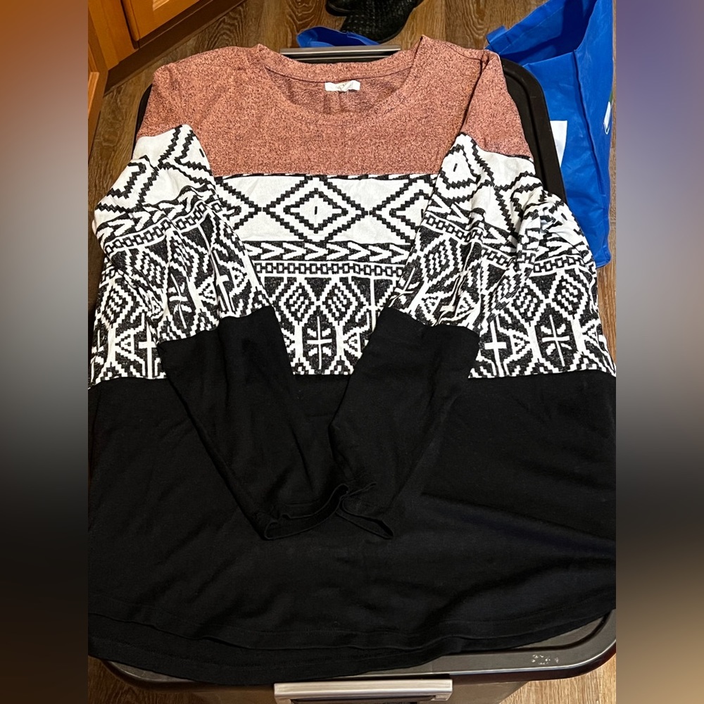 Maurice’s long sleeve sweater